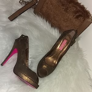 BETSEY JOHNSON SWAROVSKI Metallic Glitter HEELS